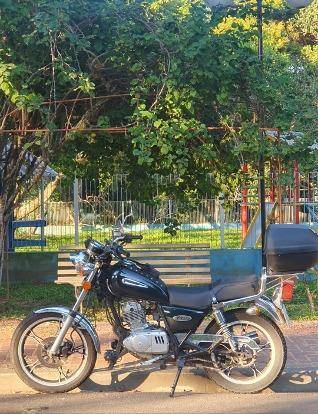 SUZUKI INTRUDER 125 